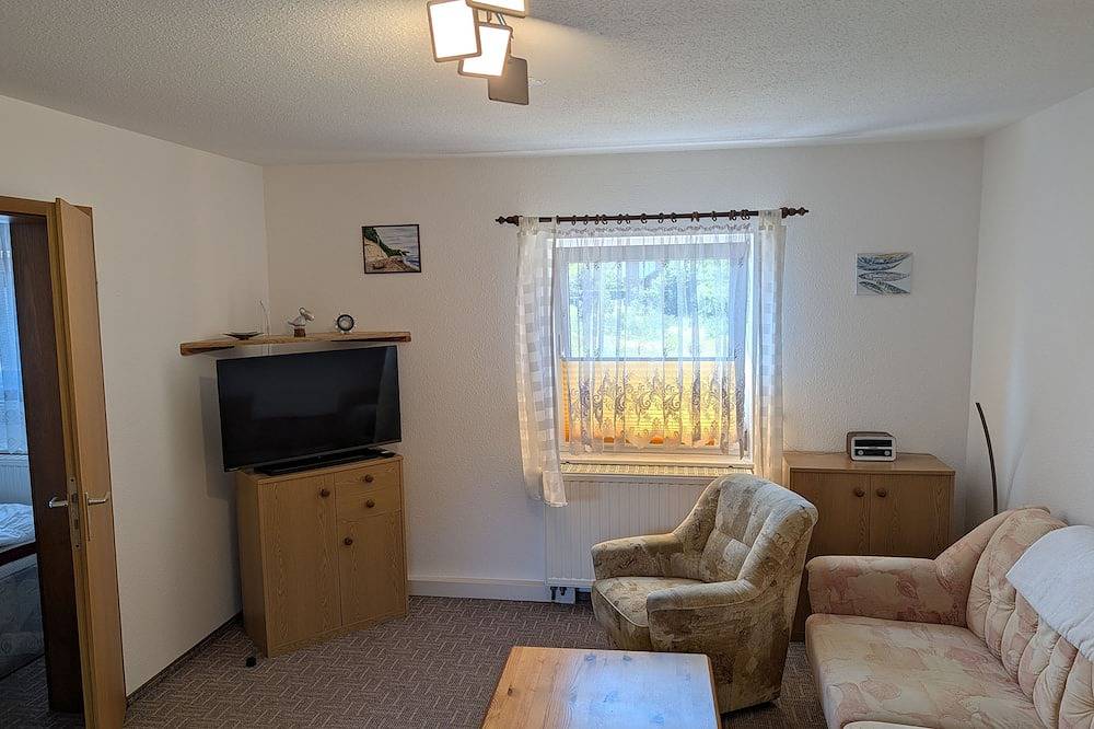 Ganze Wohnung, Fewo We 6402 Ferien u Angeln auf Rügen-ruhige Lage,Garten! - Ferienwohnung Hof in Trent, Rügen