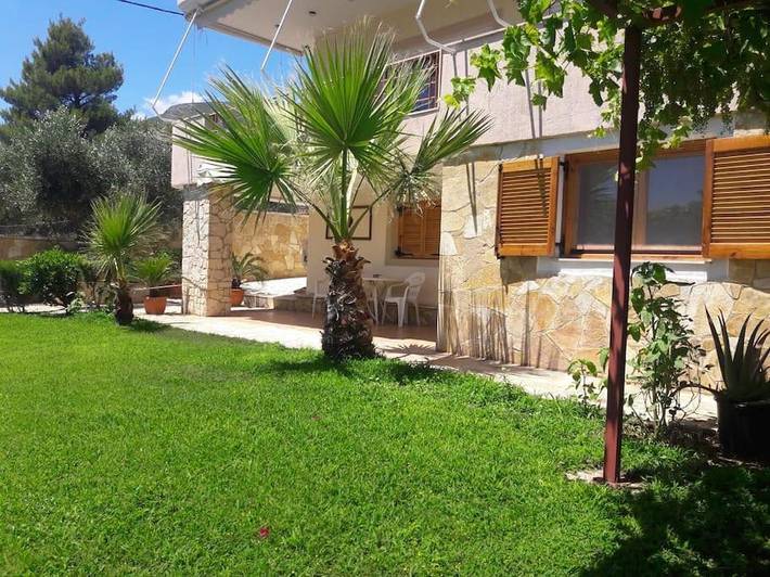 Appartement de vacances pour 4 personnes, avec Terrasse ainsi que Jardin et Vue