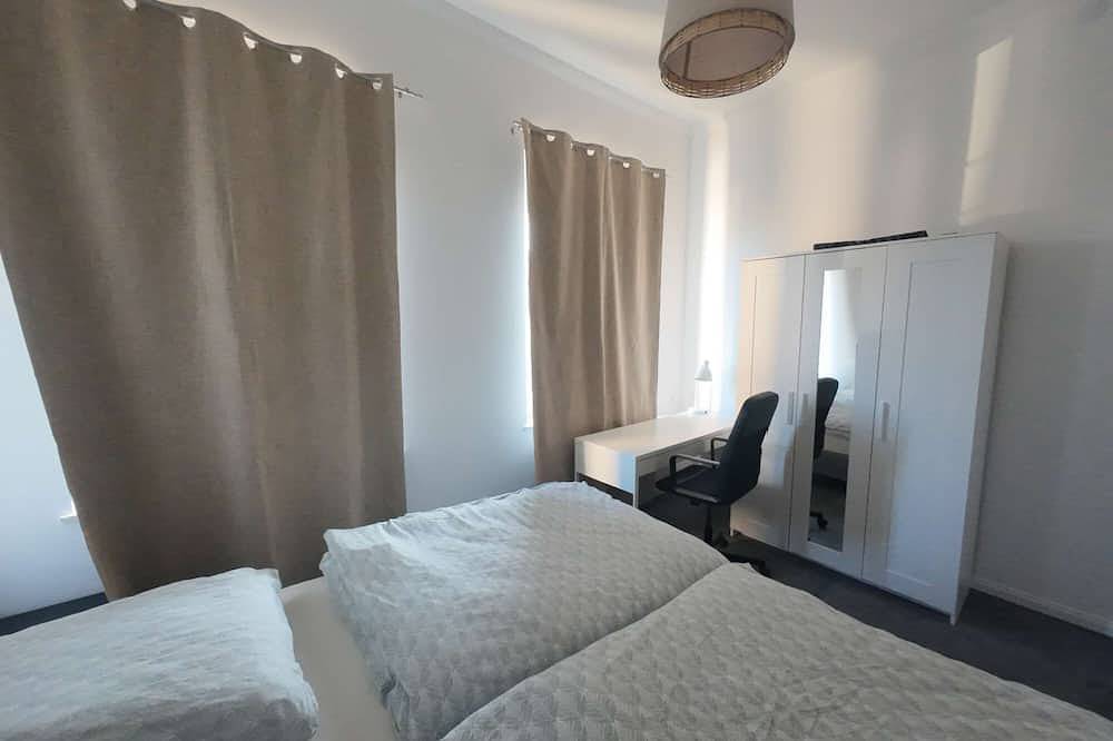 Ganze Wohnung, Maisonettewohnung mit zwei Schlafzimmern und einem Wohnzimmer in Solingen, Bergisches Land