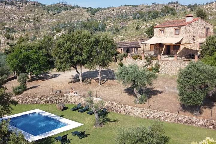 Gîte pour 9 personnes, avec jardin - 1
