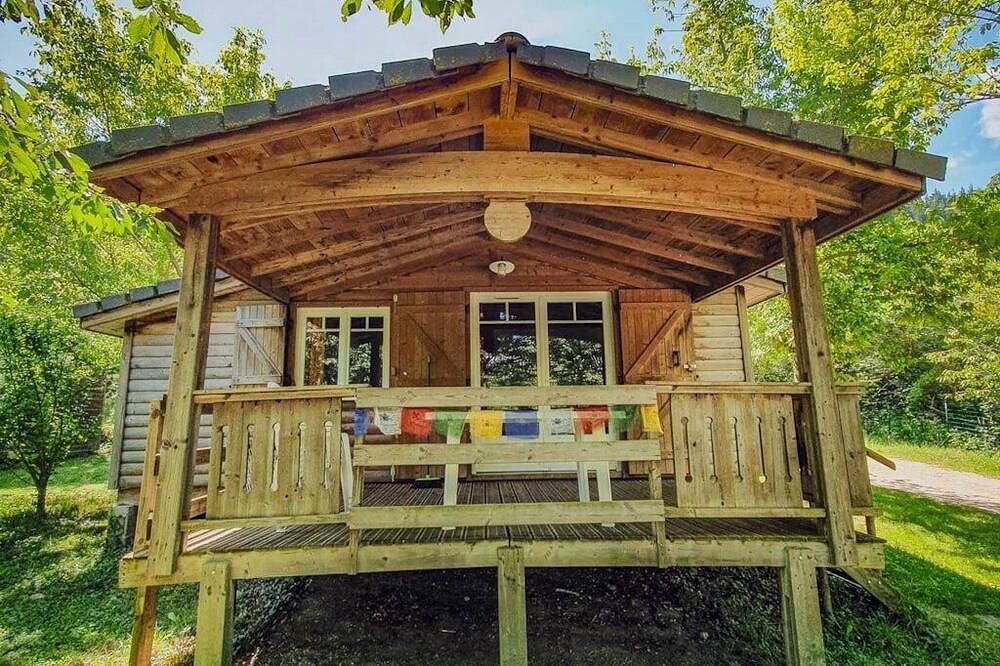 Zecamping 2* pataugeoire piscine pet friendly chalet 35m2 6 pers in Fenouillet, Parc naturel régional Corbières-Fenouillèdes