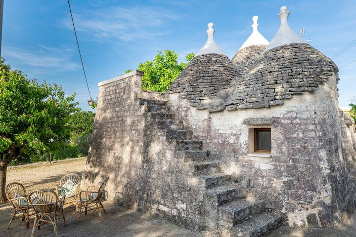 Trullo 'Dona Filomena' con terrazza privata, giardino privato e Wi-Fi in Fasano, Salento