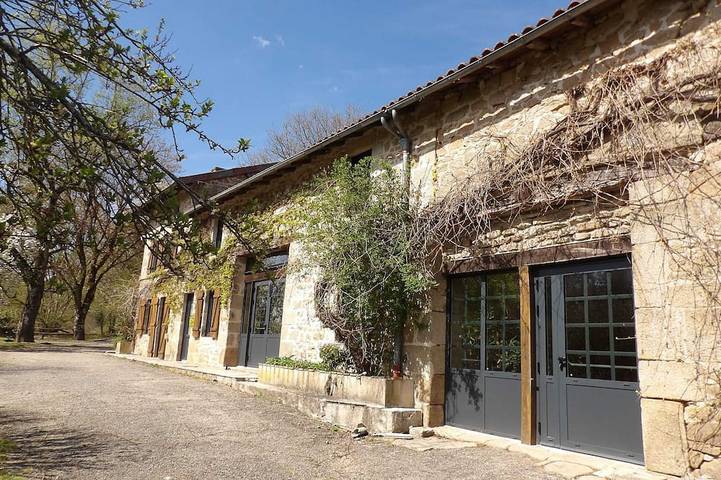 Location de vacances pour 30 personnes, avec piscine, animaux acceptés dans Razès