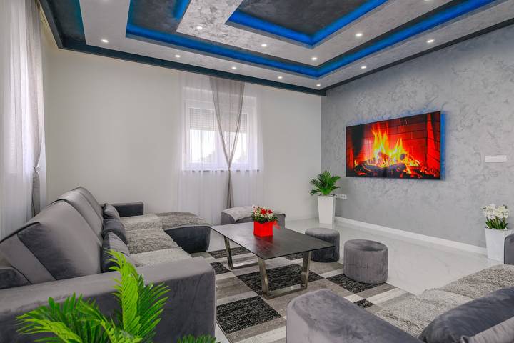 Ferienwohnung für 7 Personen, mit Pool und Balkon/Terrasse in Istrien - 2