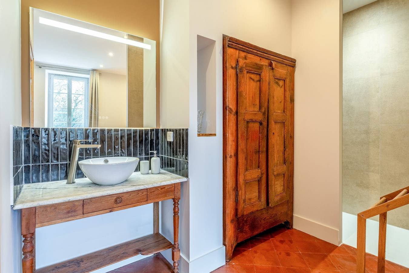 Zimmer 'Monique' mit geteilter Terrasse, privatem Garten und Klimaanlage in Les Angles (Gard), Nimes und Umgebung