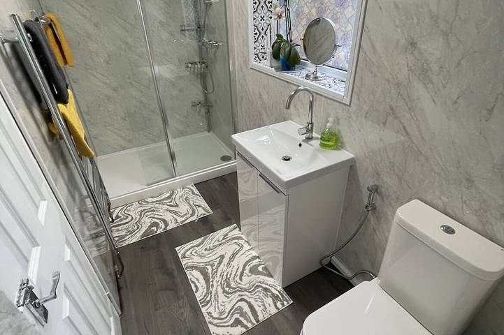 Appartement entier, Appartement-Famille-Sdb privée avec baignoire-Vue sur Rue-Flat 4-Luxury Famil... in Eastbourne, Sussex Est