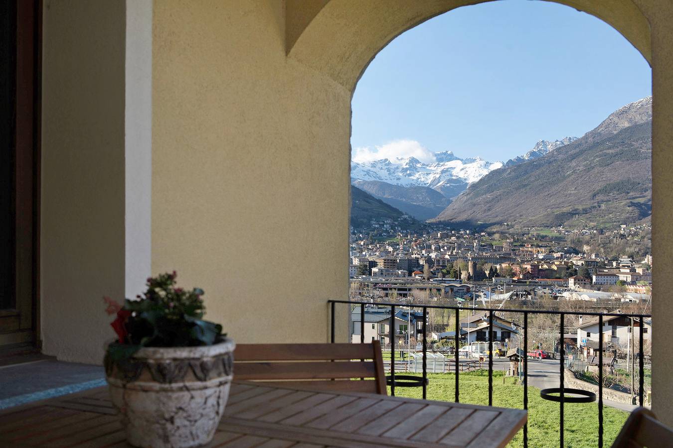 Ganze Wohnung, Ferienwohnung 'Ampaillan 002' mit Privatterrasse, Balkon und Wi-Fi in Comune di Charvensod, Italienische Alpen