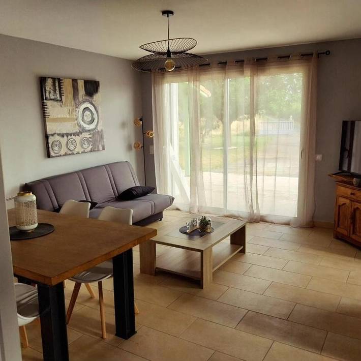 Gîte pour 2 personnes, avec Jacuzzi et Terrasse dans Moularès