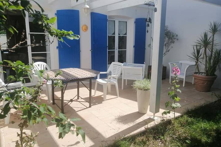 Location de vacances pour 6 personnes, avec Terrasse et Jardin à Périgny