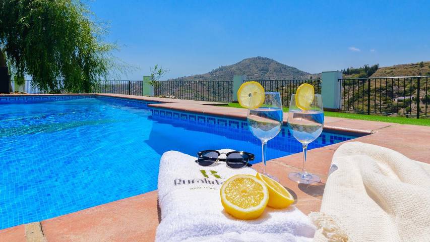 Finca für 9 Personen, mit Balkon/Terrasse, mit Haustier in Cómpeta - 2