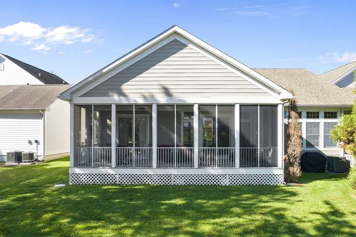 Vacation rental for 12 people, with pool and balcony/terrace in Ocean View