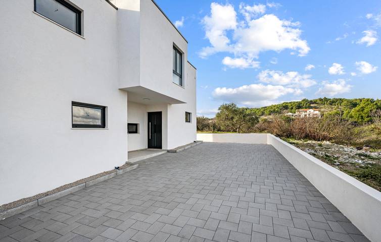 Ferienhaus für 6 Personen, mit Terrasse und Garten in Vodice