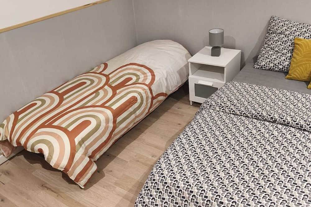 Ganze Wohnung, Stylish Studio with Downtown Parking in Charleville-Mézières, Ardennen