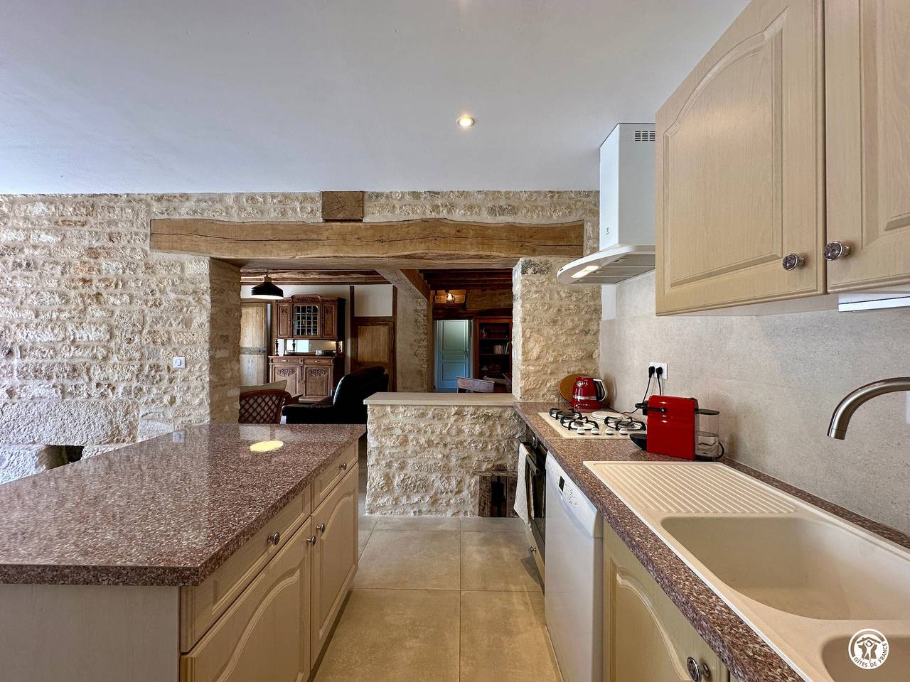 Authentic and Comfortable Village House, Pets Welcome in Leuglay, Montbard region