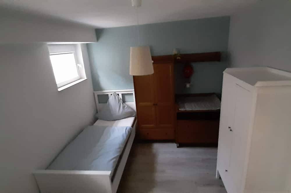 Ganze Wohnung, Ferienwohnung (80qm) mit Ofen und voll ausgestatteter Küche in Bad Laasphe, Kreis Siegen-Wittgenstein