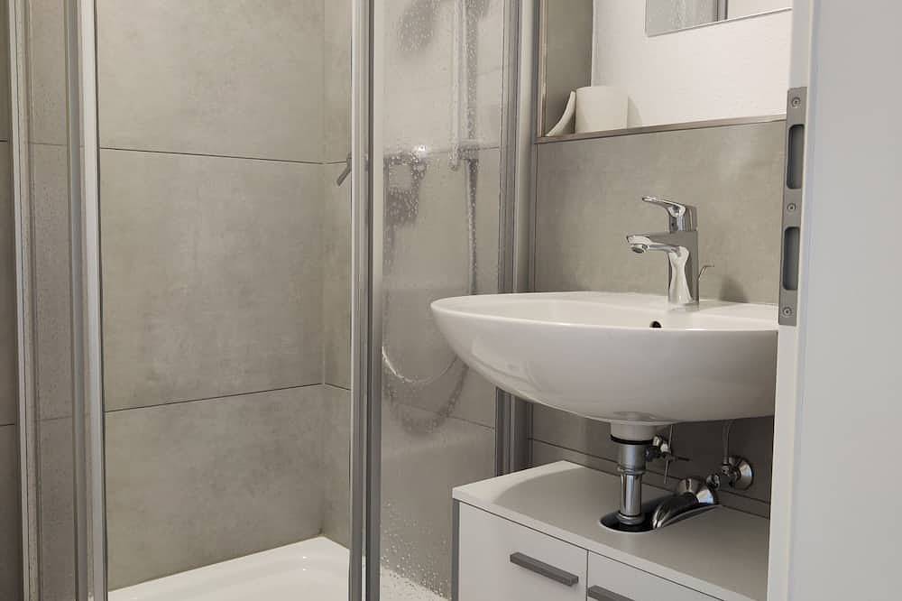 Ganze Wohnung, Apartment mit Schlafzimmer, Küche und Bad in Wiesloch, Kraichgau