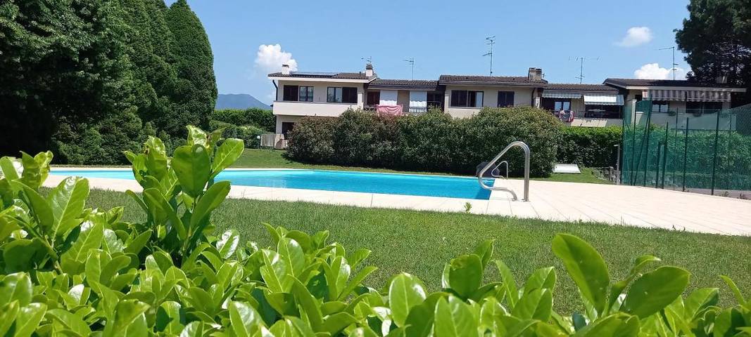 Ferienwohnung für 4 Personen, mit Balkon und Pool sowie Ausblick