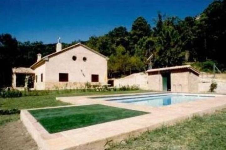 Cabaña para 6 personas, con piscina y jardín en Sierra de Cazorla