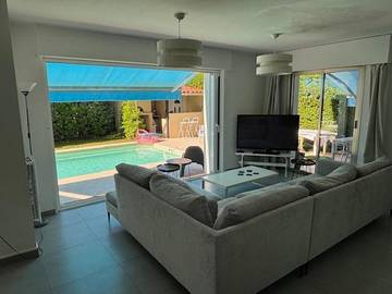 Location de vacances pour 9 personnes, avec terrasse et piscine dans Thalazur