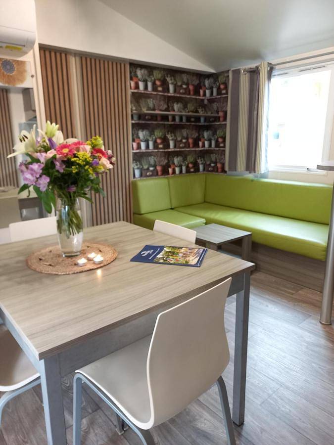 Location de vacances pour 6 personnes, avec Terrasse et Piscine dans Plages des Cabanes de Fleury - 2