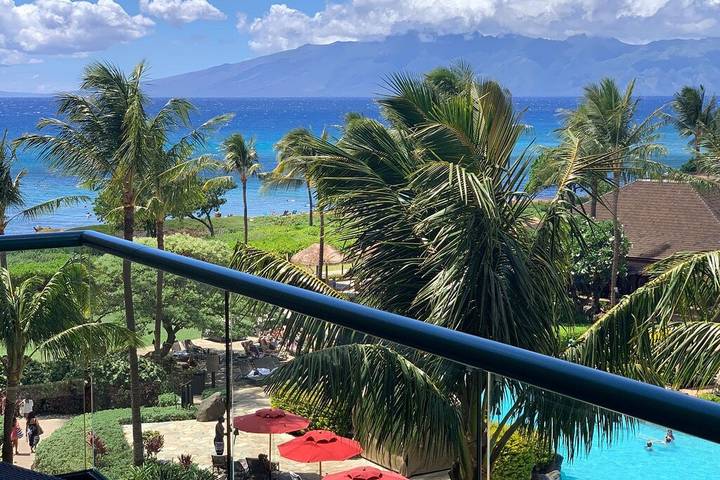 Beach rental for 6 people, with hot tub and yard as well as pool and balcony on Maui