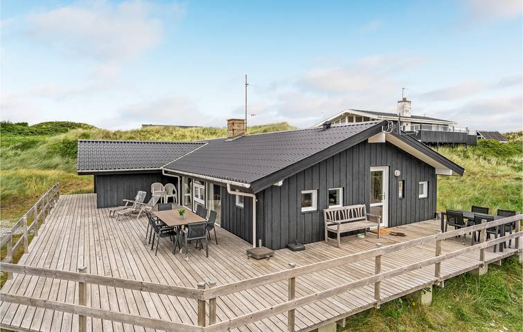 Ferienhaus für 8 Personen, mit Sauna und Whirlpool sowie Pool und Terrasse, mit Haustier in Houvig