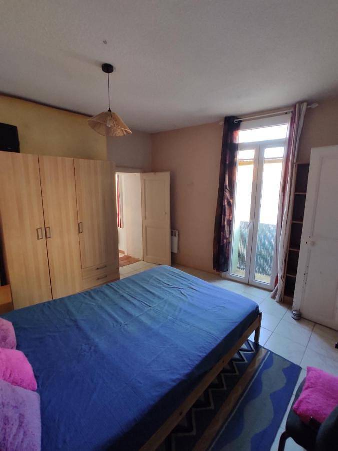Appartement entier, T2 sur la place du village proche Mer et Montpellier in Saint-Jean-de-Védas, Côte méditerranéenne (France)