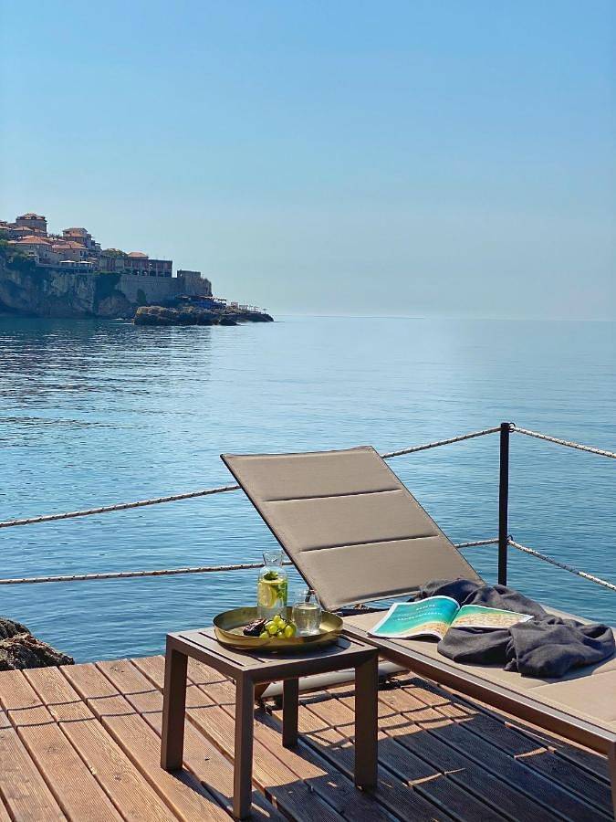 Appartement de vacances pour 2 personnes, avec vue ainsi que jardin et piscine, animaux acceptés