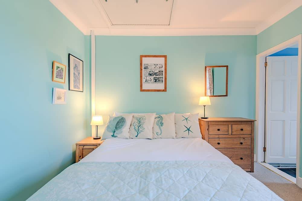 Quaint fisherman’s cottage tucked away in a quite Deal street in Whitstable, Kent