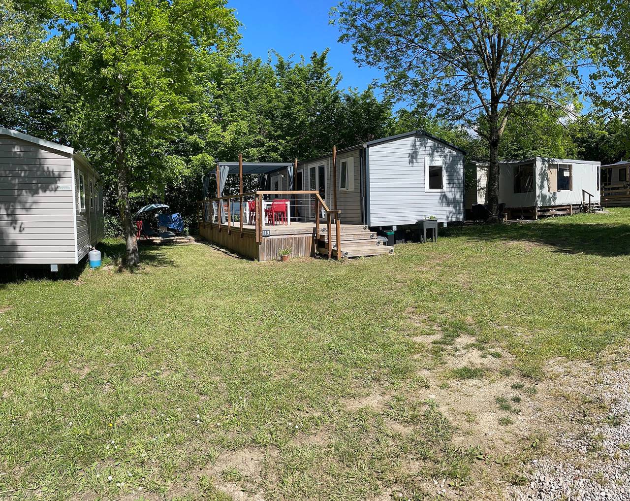 Caravane 'Les Bord Du Lac Léman' avec vue sur le lac, terrasse partagée et jardin privé in Sciez, Région de Thonon-les-Bains