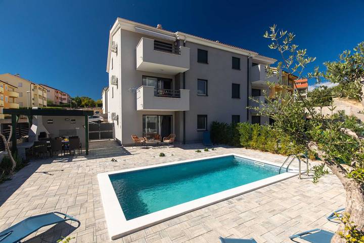 Ferienwohnung für 5 Personen, mit Terrasse und Pool, mit Haustier - 1