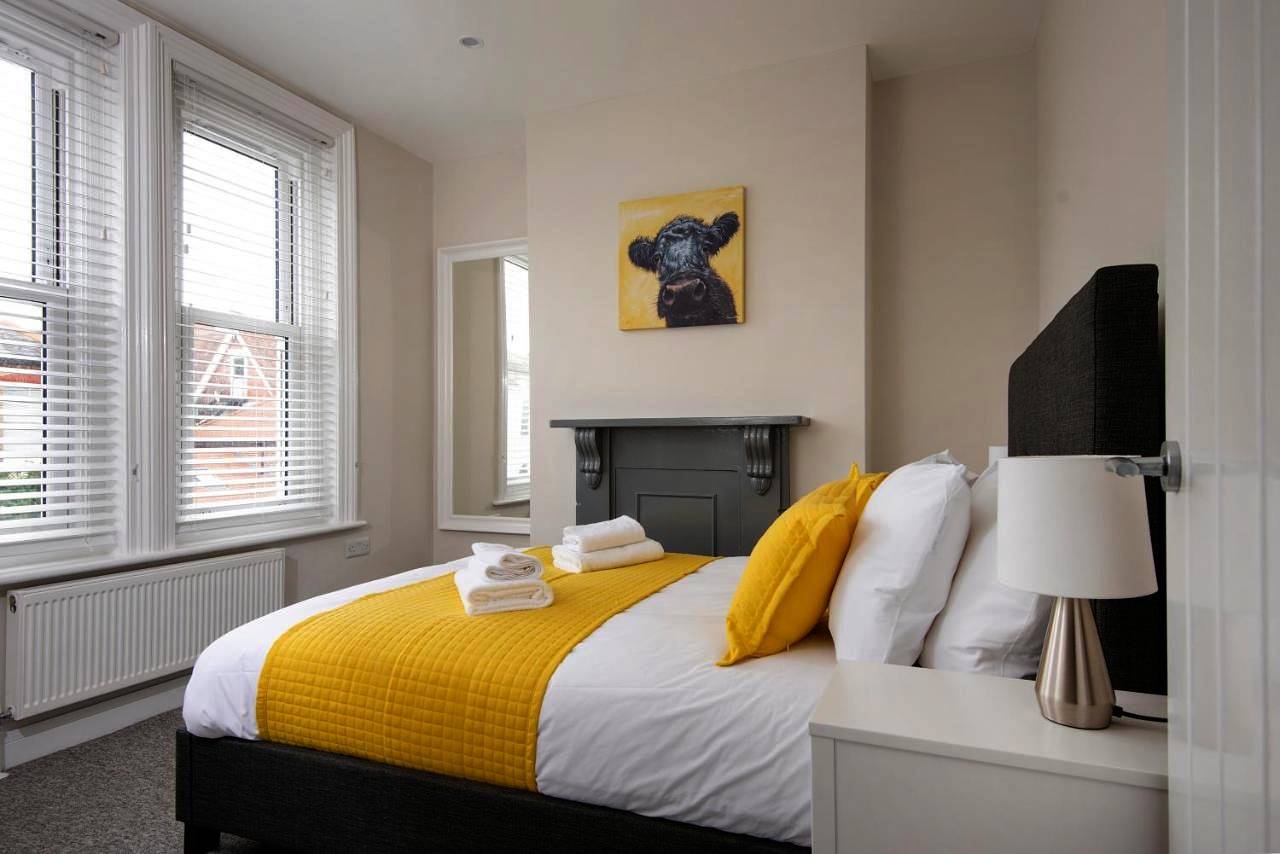 Entire apartment, Three-Bedroom Apartment in Southsea, Portsmouth