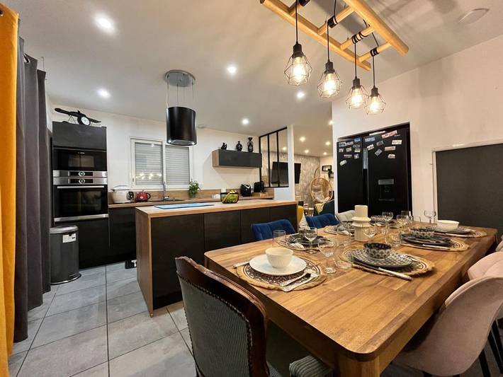 Location de vacances pour 7 personnes, avec piscine et terrasse ainsi que jardin et jacuzzi à Cournonterral - 3