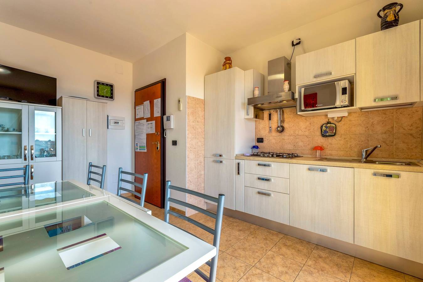 Ganze Wohnung, Ferienwohnung "Adriatico" nahe dem Strand mit Meerblick, A/C & Terrasse in Lido San Giovanni, Alghero