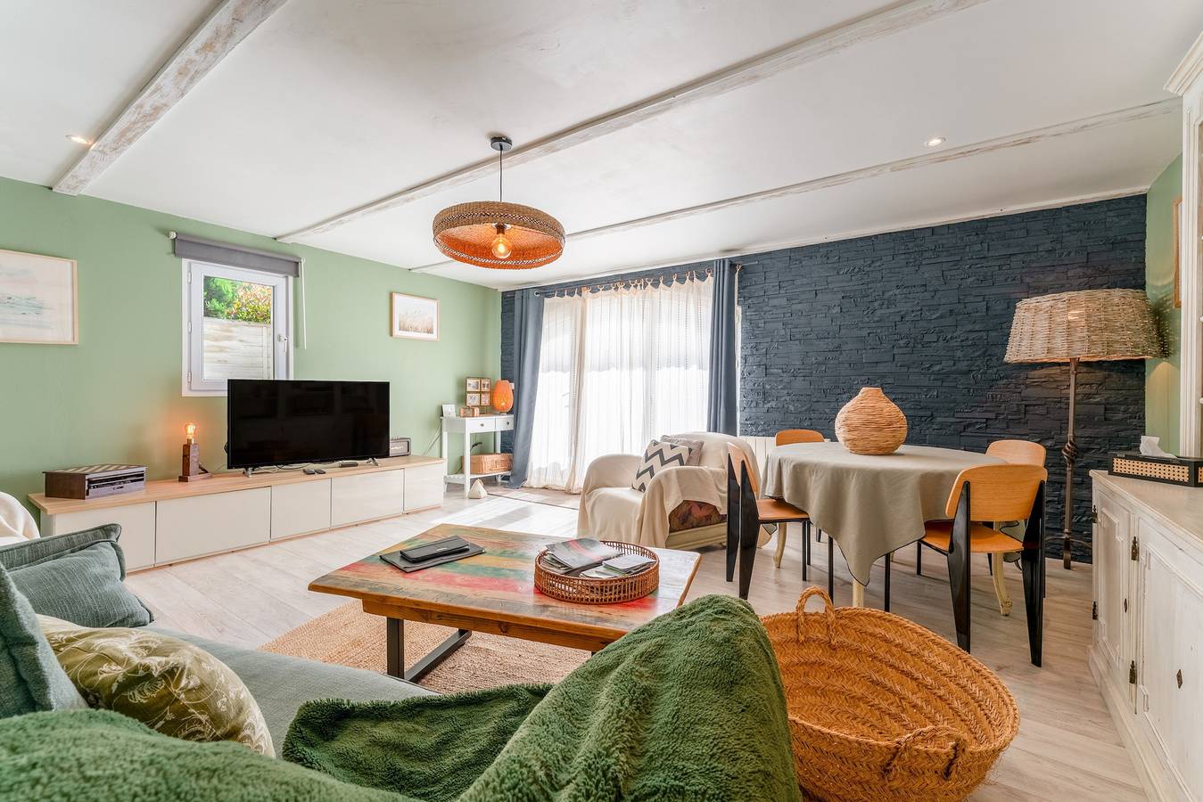 Mon Cabanon - Roquemaure in Roquemaure, Nimes region