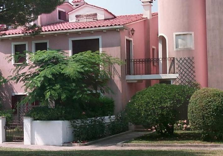 Appartamento vacanze per 4 persone, con giardino e balcone nonché piscina, con animali domestici - 1