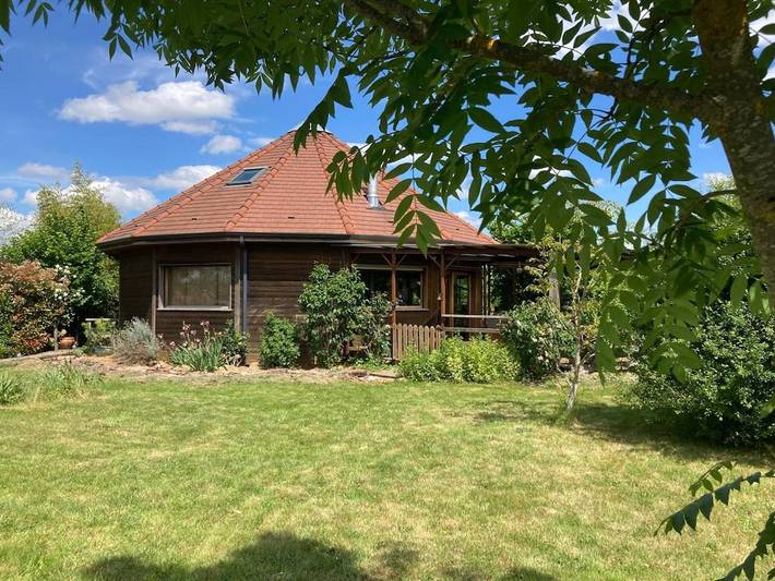 Location de vacances pour 6 personnes, avec jardin à Véretz