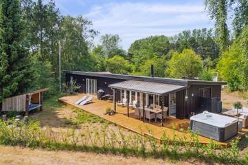 Ferienhaus für 8 Personen, mit Whirlpool und Terrasse in Marielyst