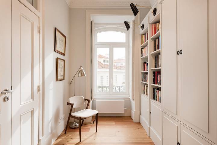 Apartamento entero, Elegant 3Br Lapa Residence | Balcony, Ac & Parking in Lapa, Lisboa