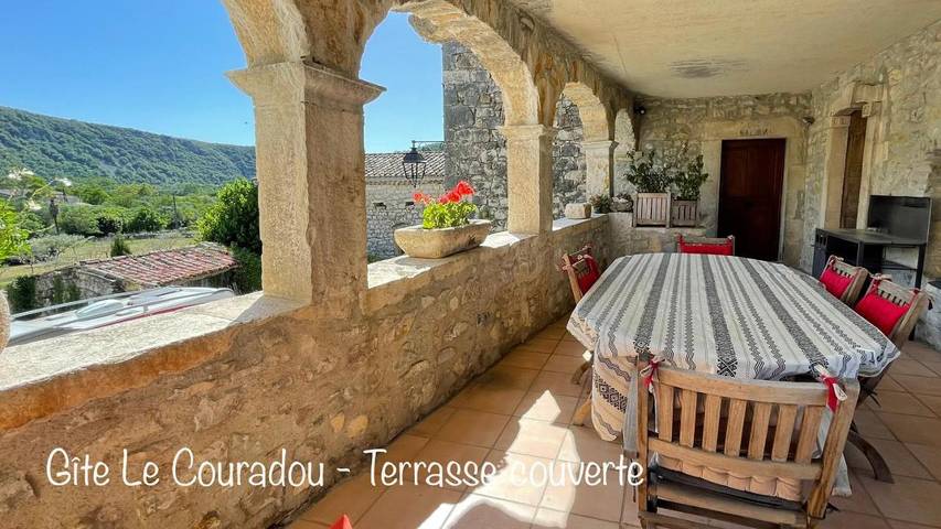 Location de vacances pour 6 personnes, avec piscine ainsi que terrasse et vue à Saint-Maurice-d'Ibie - 4