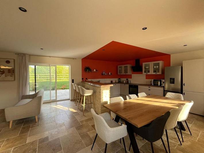 Location de vacances pour 7 personnes, avec jardin dans Marmouillé