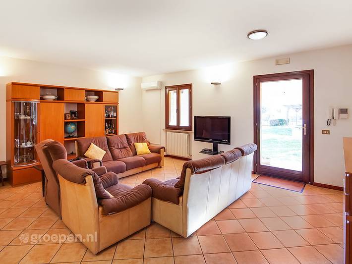 Location de vacances pour 21 personnes, avec terrasse ainsi que piscine et balcon/terrasse à Tavullia - 4