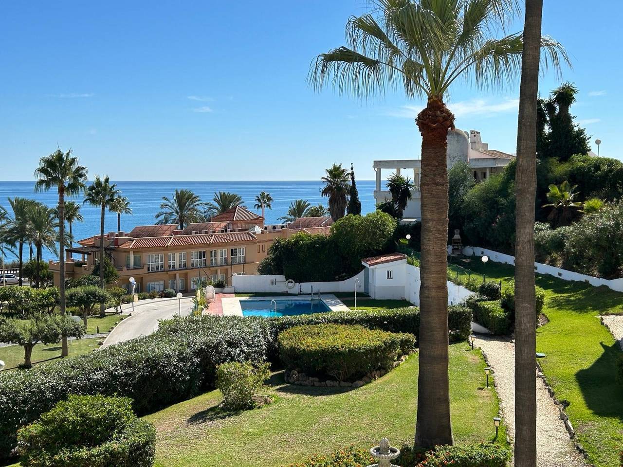 Geheel appartement, Appartement 'Frente Al Mar Mijas' met Uitzicht op Zee, Gedeeld Zwembad en Wifi in Playa El Bombo, Mijas