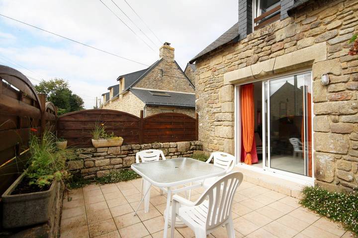 Gîte pour 3 personnes, avec Terrasse ainsi que Jardin et Vue