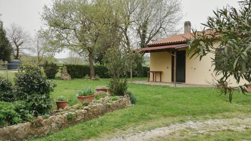 Ferienwohnung für 3 Personen, mit Terrasse und Garten sowie Ausblick