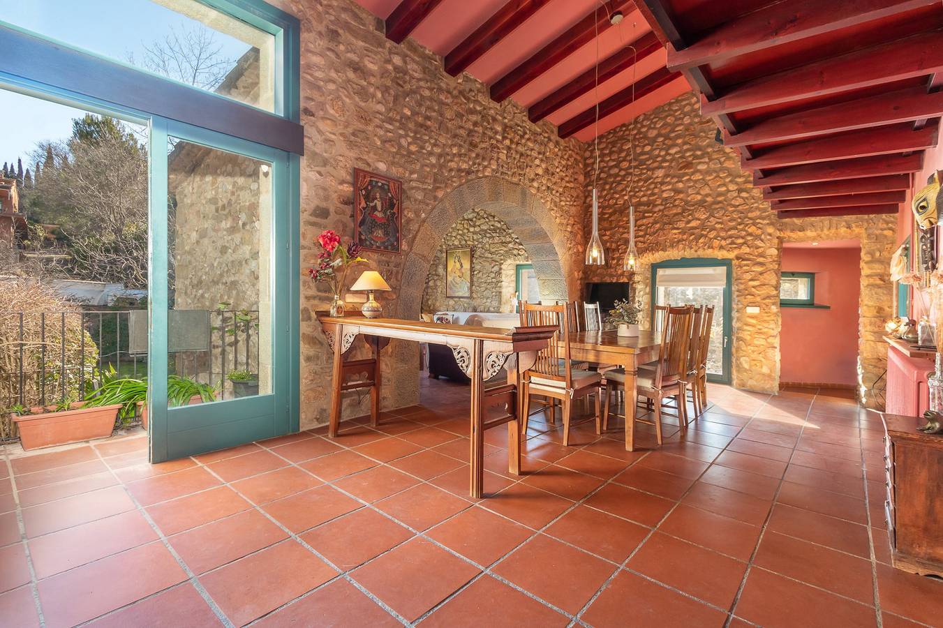Casa de férias para 8 pessoas com terraço in Saus, Camallera i Llampaies, Upper Empordà