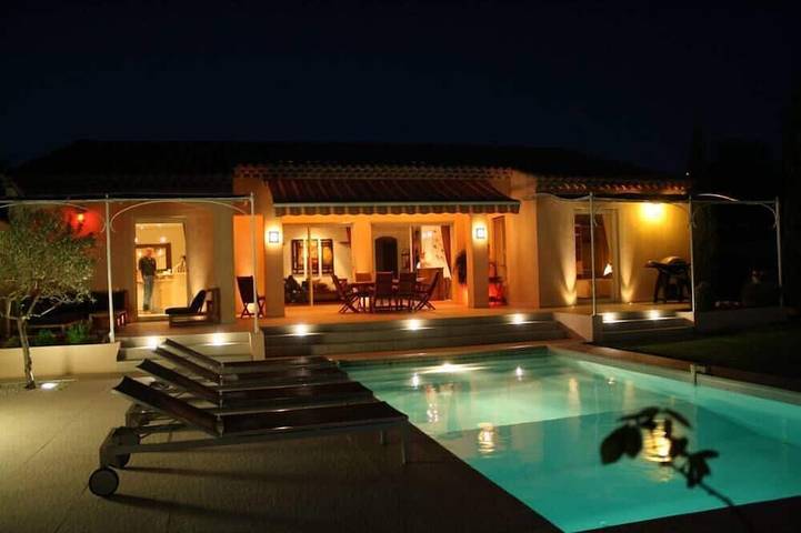 Ferienhaus für 8 Personen, mit Whirlpool und Garten, mit Haustier