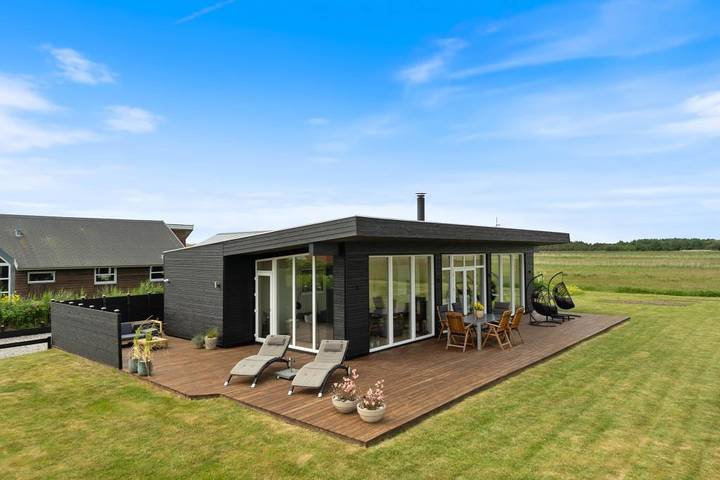 Villa for 6 personer, med udsigt og balkon/terrasse i Haurvig