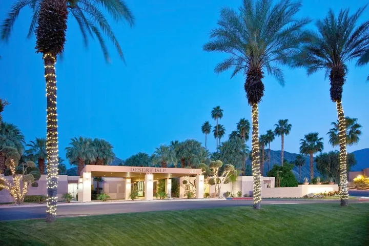Resort para 4 personas, con terraza y piscina además de sauna y vistas - 1