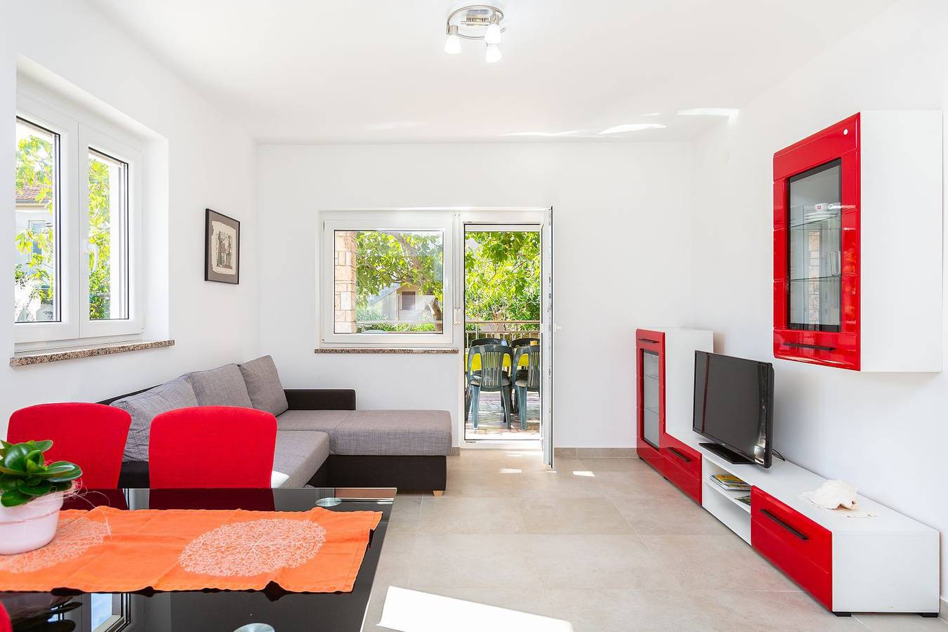 Apartamento entero, 700 Meter zum Sandstrand mit Klima, Wlan in Medulin City, Medulin